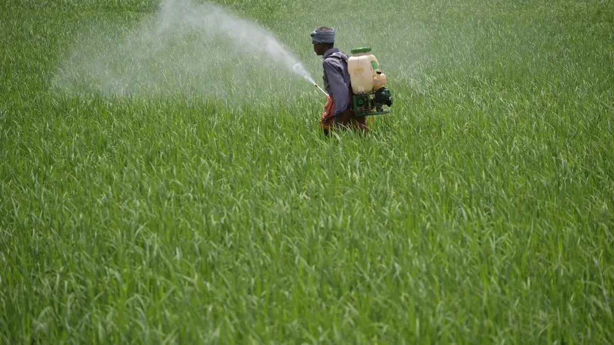Proposed Global Ban on Carbosulfan: What European Farmers Should Monitor