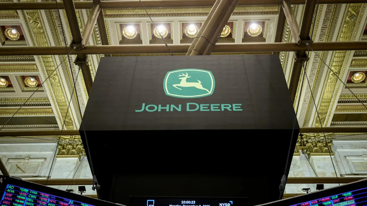 Deere & Company Q3 Earnings: Construction Strength Masks Agricultural Headwinds